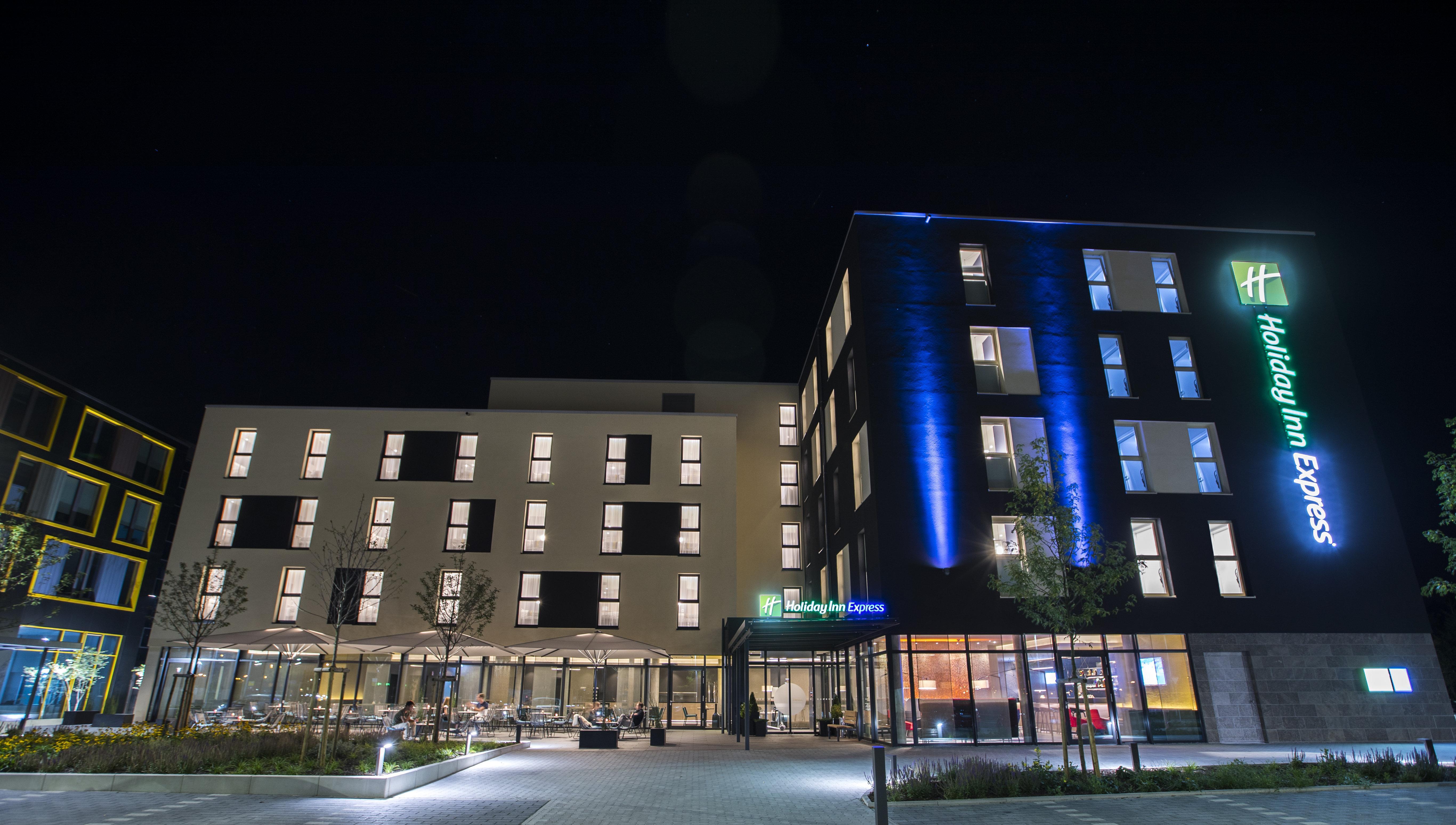 Holiday Inn Express Karlsruhe - City Park, An Ihg Hotel Exterior foto